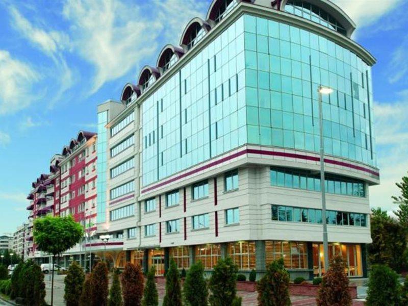 Tcc Grand Plaza Hotel Skopje Buitenkant foto